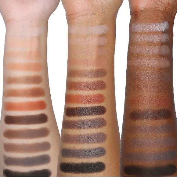 VISEART - Neutral Mattes 01 Eyeshadow Palette - Picture 4 of 10